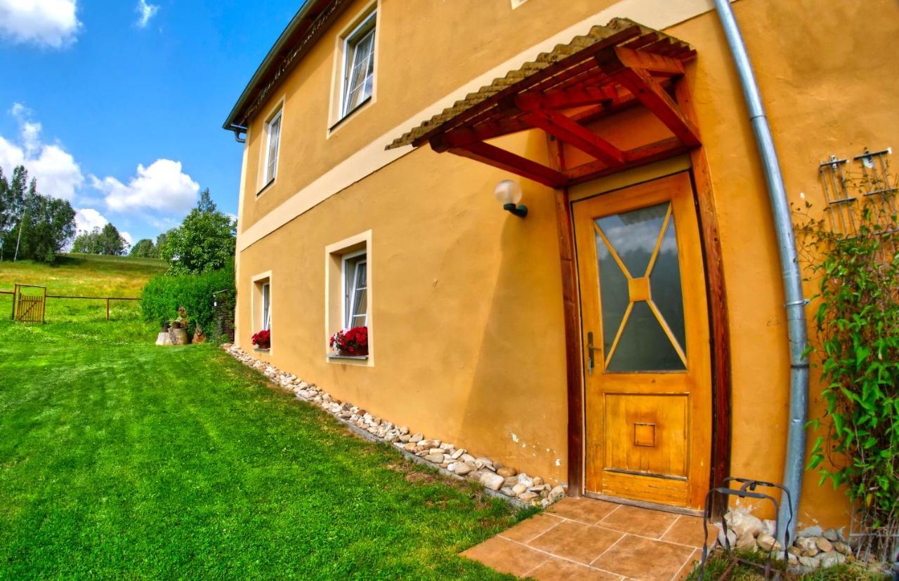 Chalupa Jenín Dolni Dvoriste Bagian luar foto